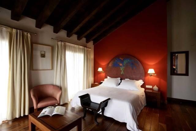 Hotel El Rancho 4*