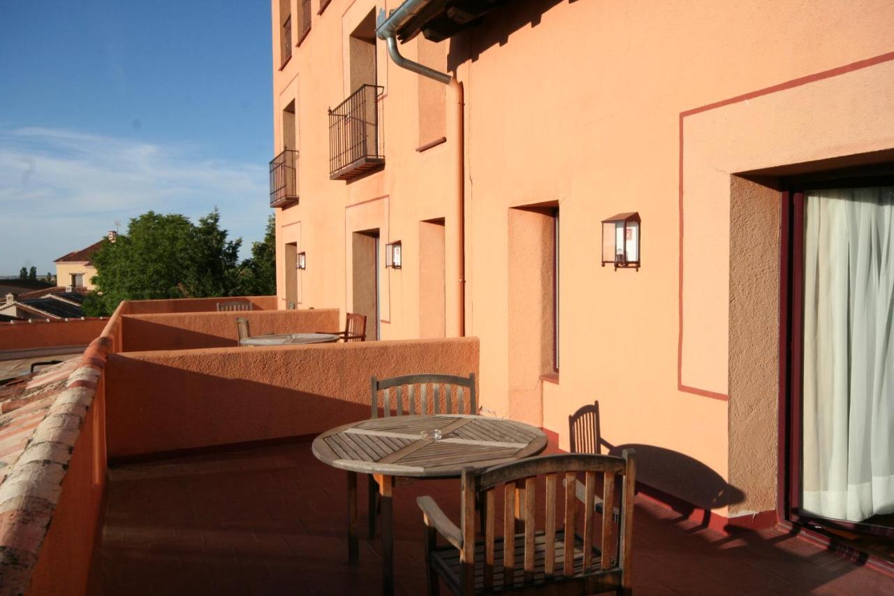 Hotel El Rancho 4*