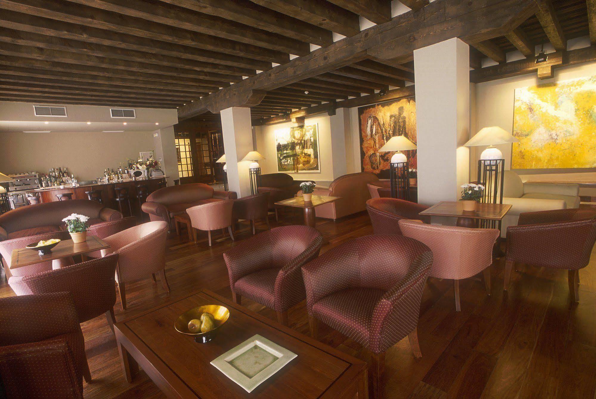 El Rancho Hotel